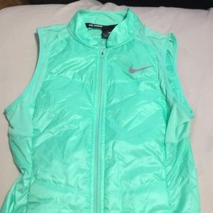 NWOT Mint green Nike vest